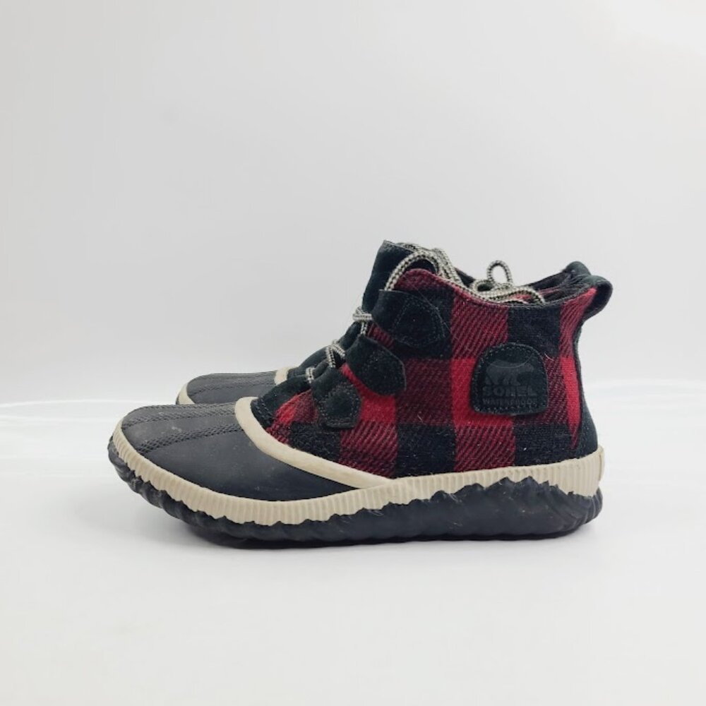 Sorel Women's‎ Black Red Plaid Out N About Plus Casual Ankle Duck Boot Size 8.5 - Picture 2 of 7